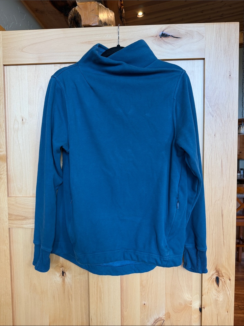 Athleta Cozy Karma II Twist Neck Sweatshirt Teal Blue Size M